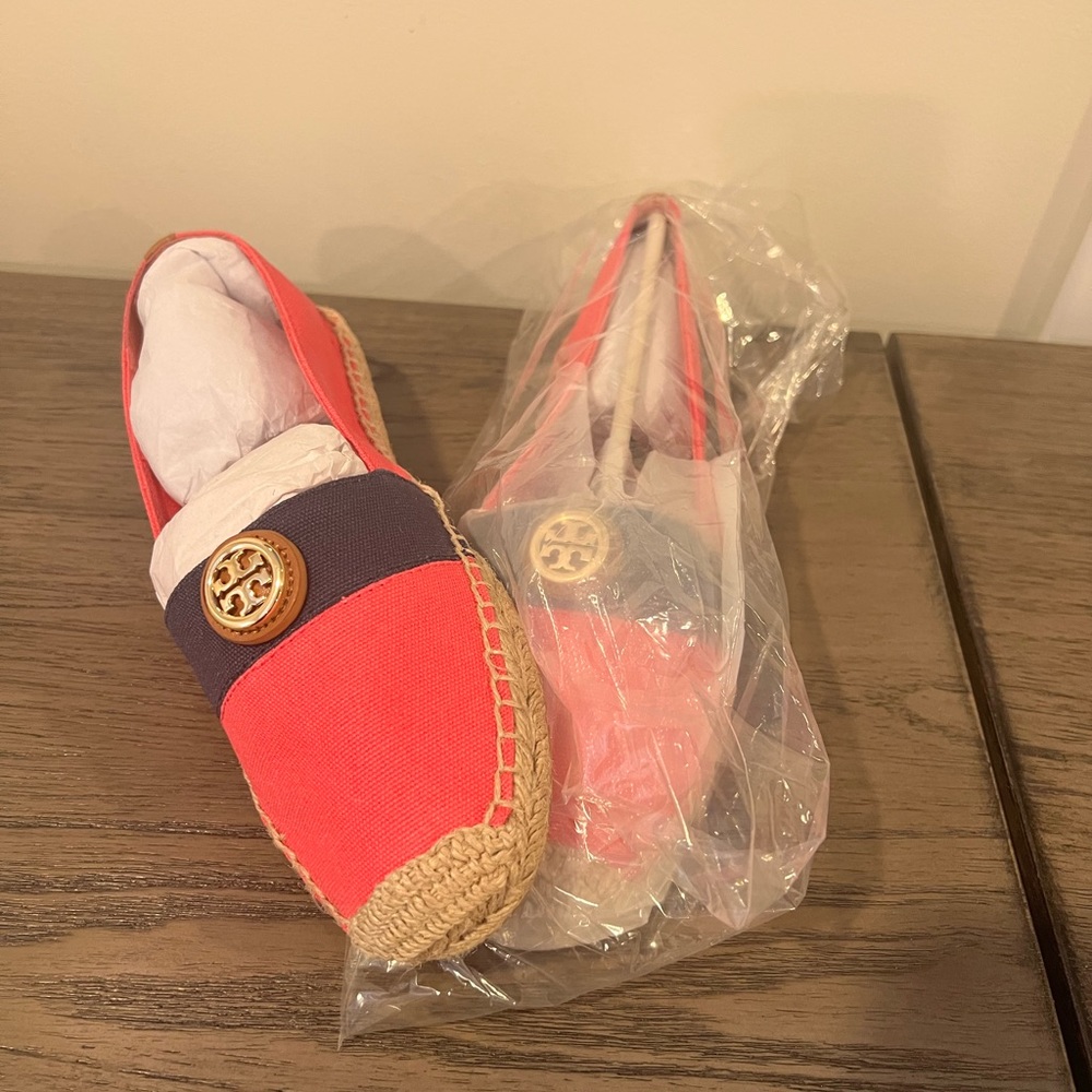 TORY BURCH FLAT ESPADRILLE 9